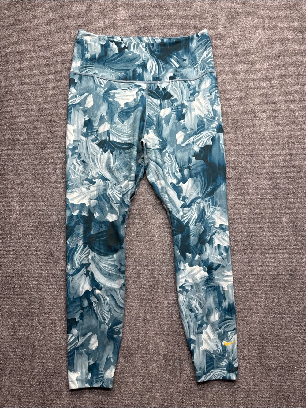 Nike Dri Fit Womans Large Performance ankle Leggings Blue Floral Print
